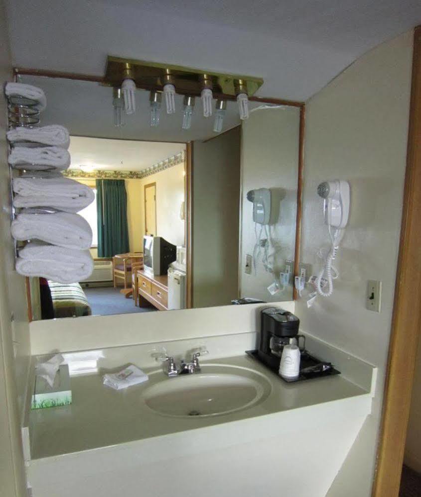 Cassville Budget Inn Экстерьер фото